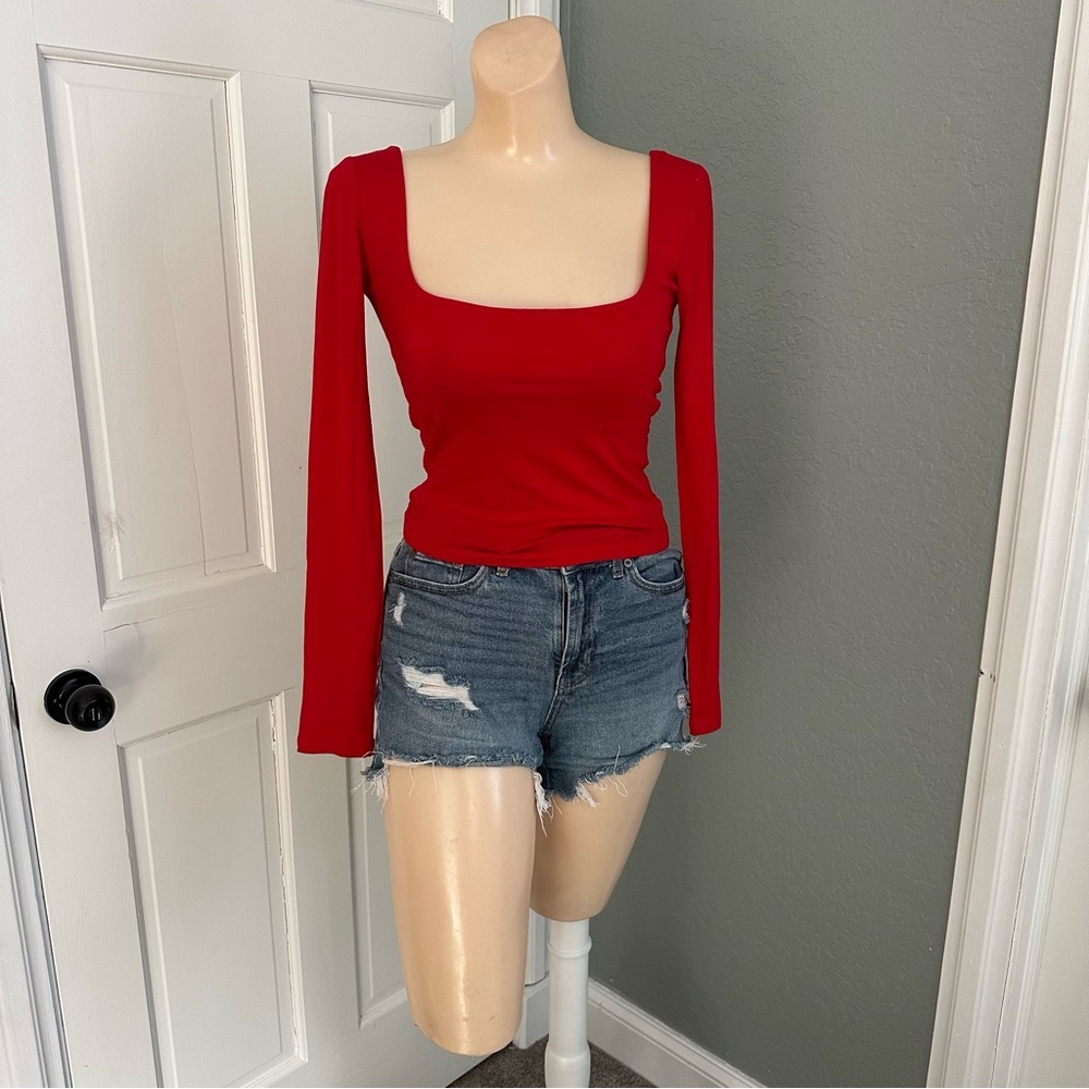 BERSHKA SQUARE NECK CROPPED LONG SLEEVE TOP - Picture 2 of 9